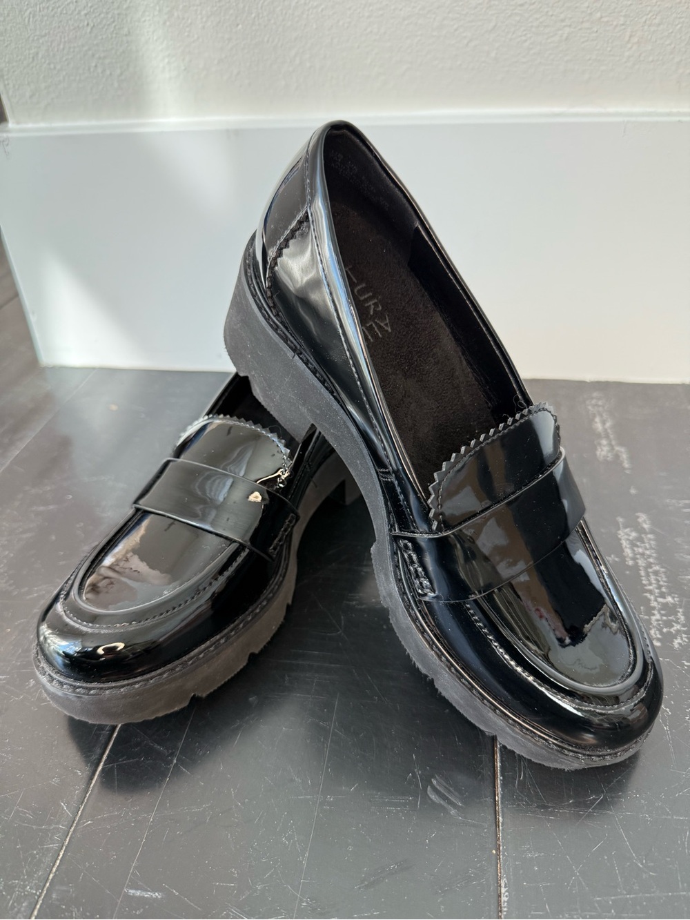 NEW Naturalizer Dakota Platform Loafer Black Patent